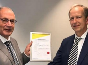 Fellow Casper de Vries Awarded Distinguished PhD Supervisor