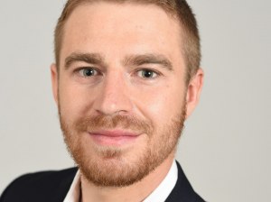 Placement Simon Mayer: University of Chicago Booth School and HEC Paris
