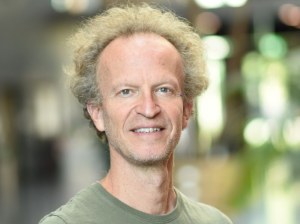 Jos van Ommeren receives NWO grant for research on Housing affordability and policy